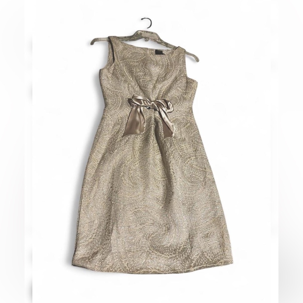 Taylor sz 8 women’s crème silver brocade Sleeveless Dress satin sash tie mod